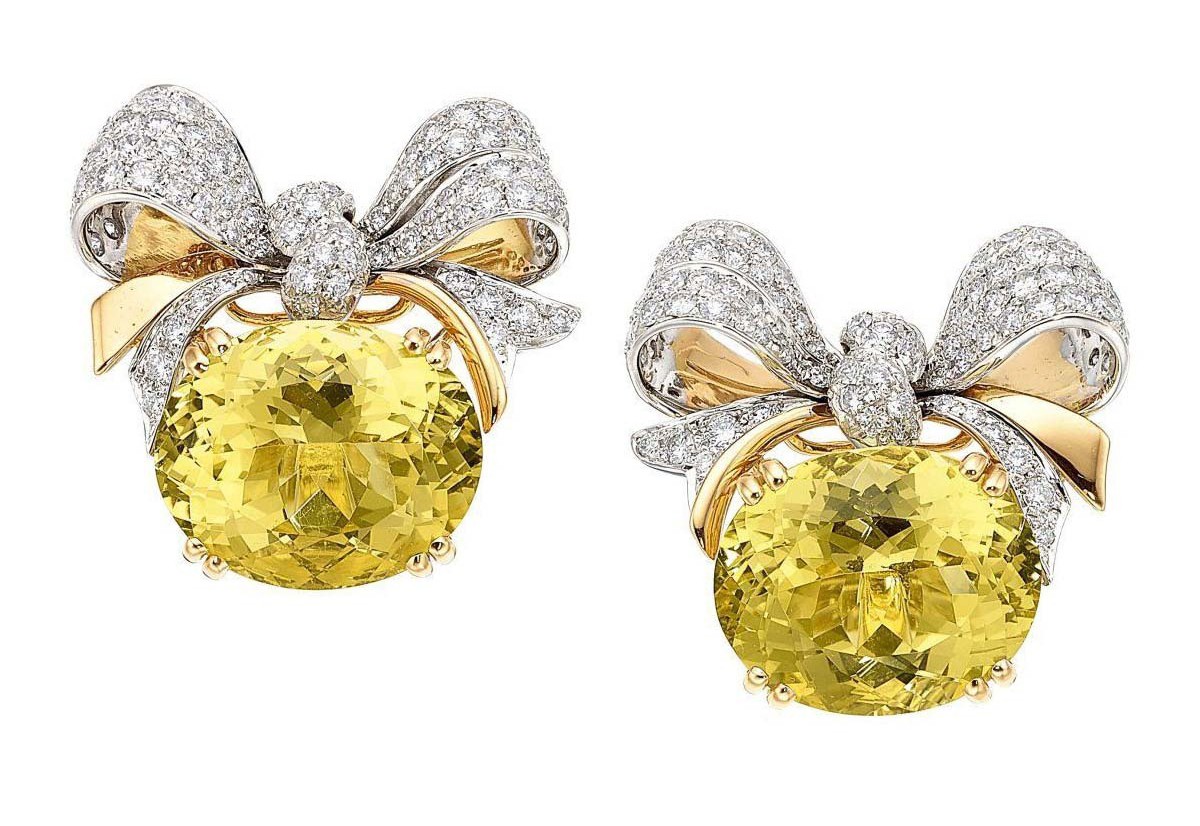 These 18K yellow and white gold, diamond, and yellow beryl earrings, a variation on Verdura’s pieces showcasing bows, also represent another trend of his era: they are in fact ear clips, as pierced ears were not then dominant. This set, centered on oval-shape heliodor beryls that together weigh 25.15 carats, went for $13,000 plus the buyer’s premium in May 2022. Image courtesy of Heritage Auctions and LiveAuctioneers.