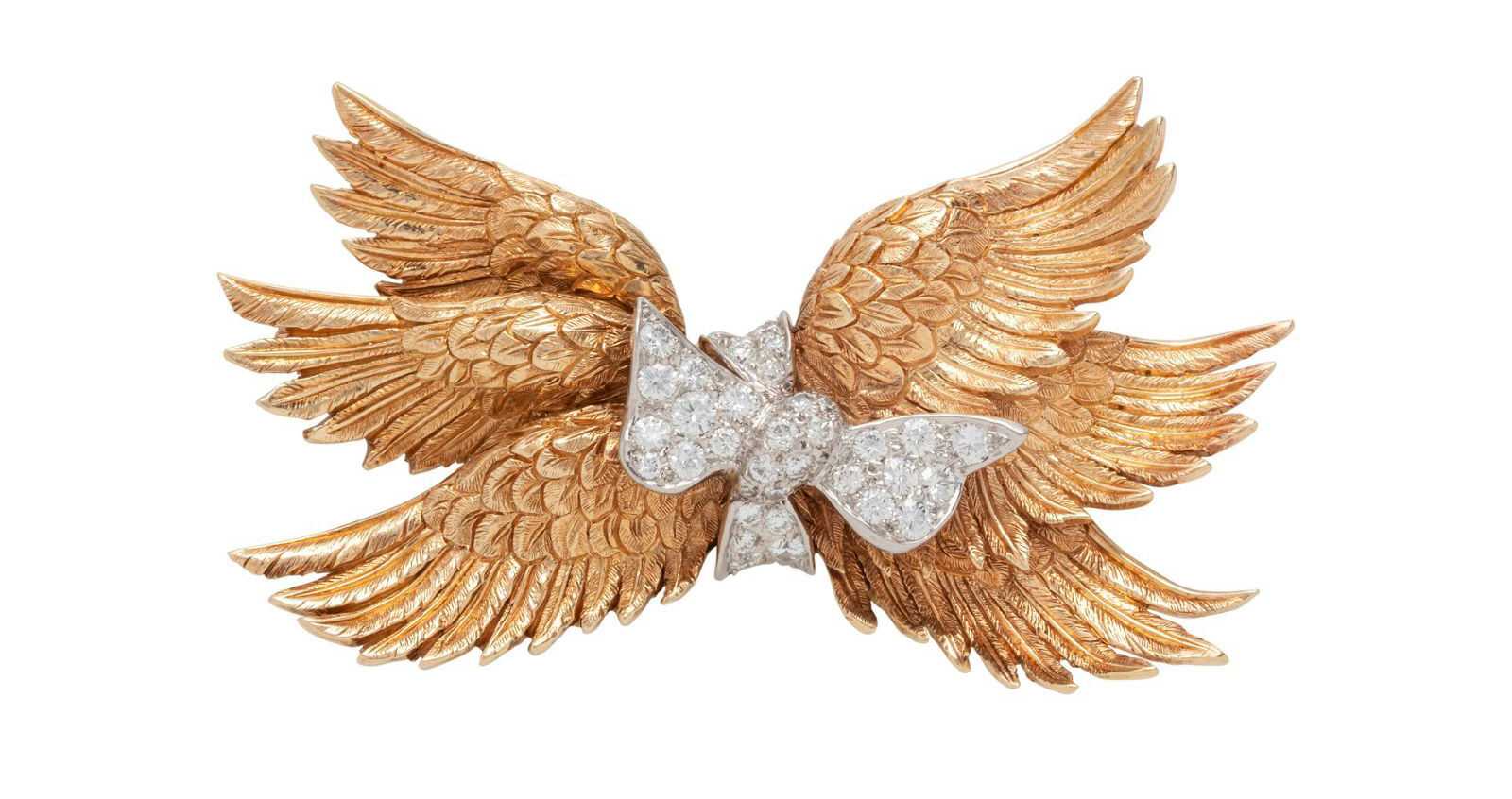 This undated Verdura brooch unites two of the Sicilian jeweler’s favorite motifs: wings and bows. Comprising gold, platinum, and 36 round brilliant-cut diamonds, it realized $8,500 plus the buyer’s premium in May 2023. Image courtesy of Freeman’s Hindman and LiveAuctioneers.