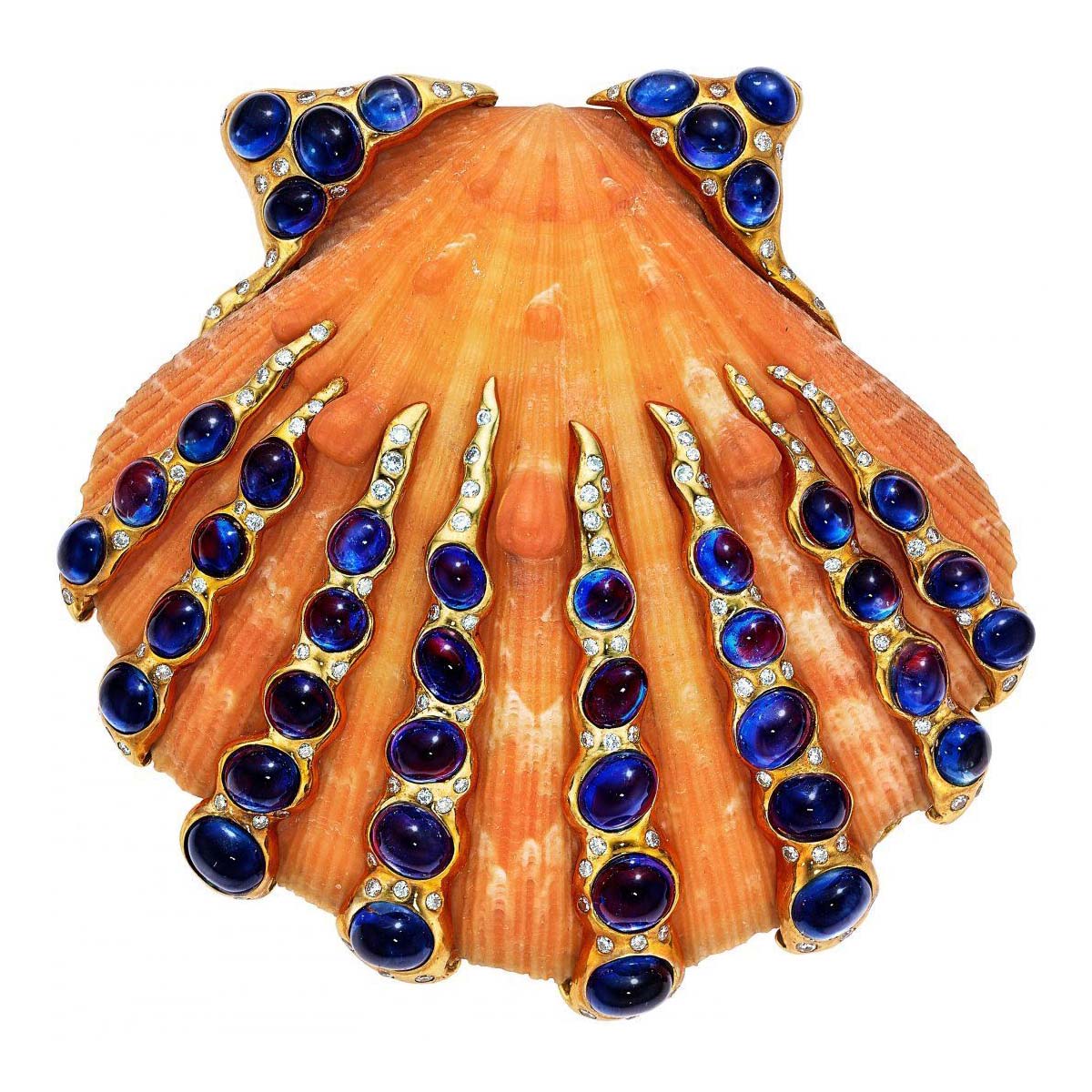 It’s unclear if Verdura personally harvested the lion’s paw shell that became the base of this brooch, but he transformed it into a true jewel with 18K gold, sapphire cabochons, and 1.55 carats of full-cut diamonds. It won $45,000 plus the buyer’s premium in May 2021. Image courtesy of Heritage Auctions and LiveAuctioneers.